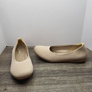 Vivaia CLAIRE WALKER Tan Round Toe Ballet Flats Shoes Women SZ 42EU 10.5 US